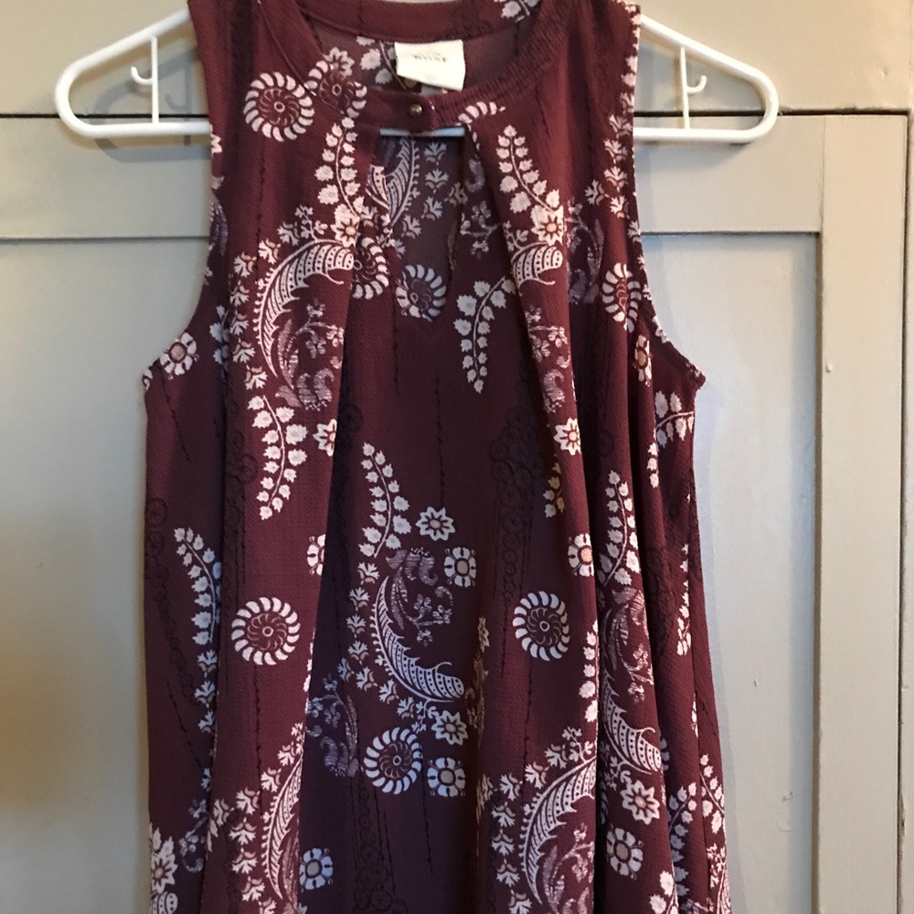 Cute Knox Rose top size XS